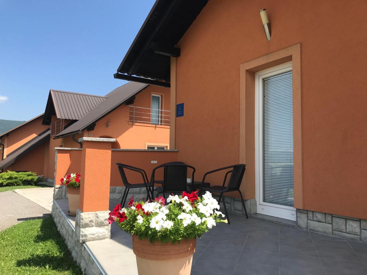 Holiday Home Bozica Licko Lesce Екстер'єр фото