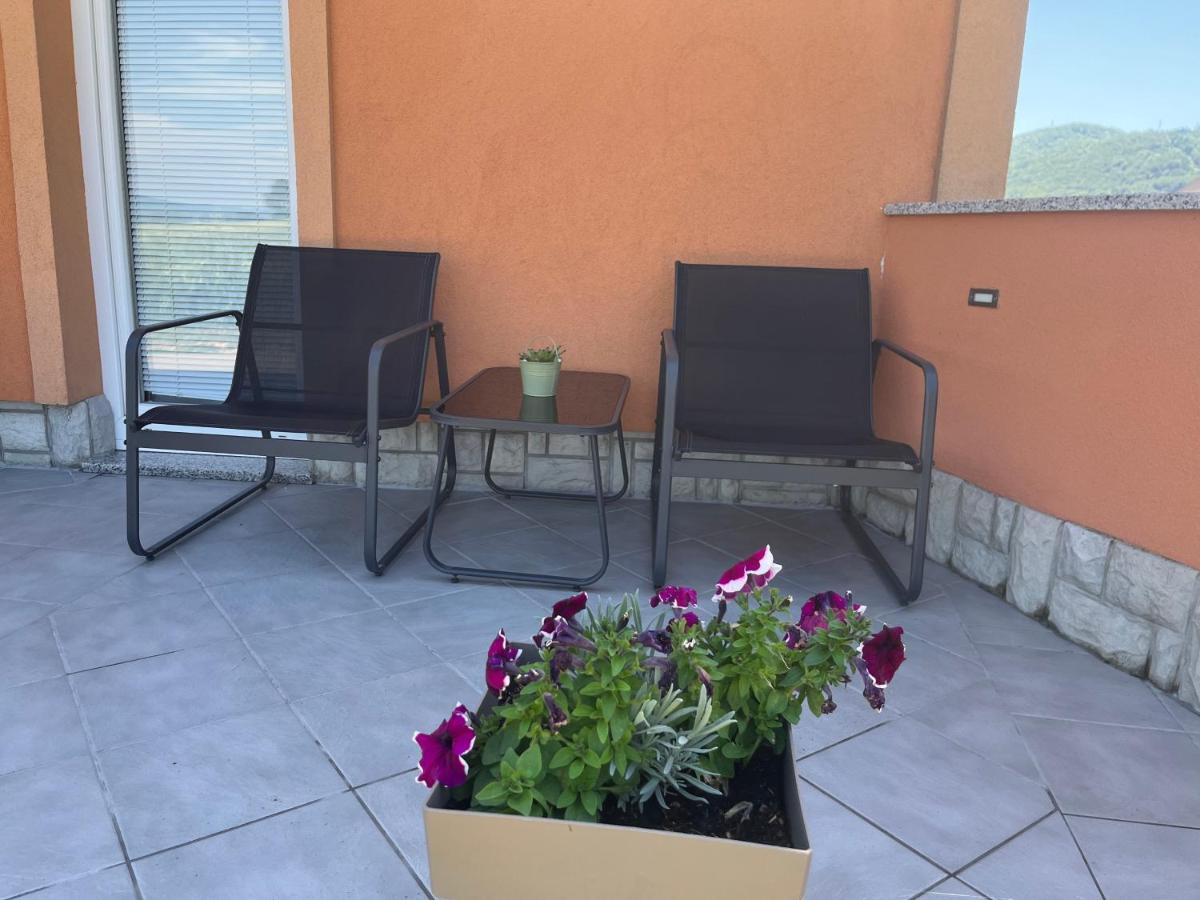 Holiday Home Bozica Licko Lesce Екстер'єр фото