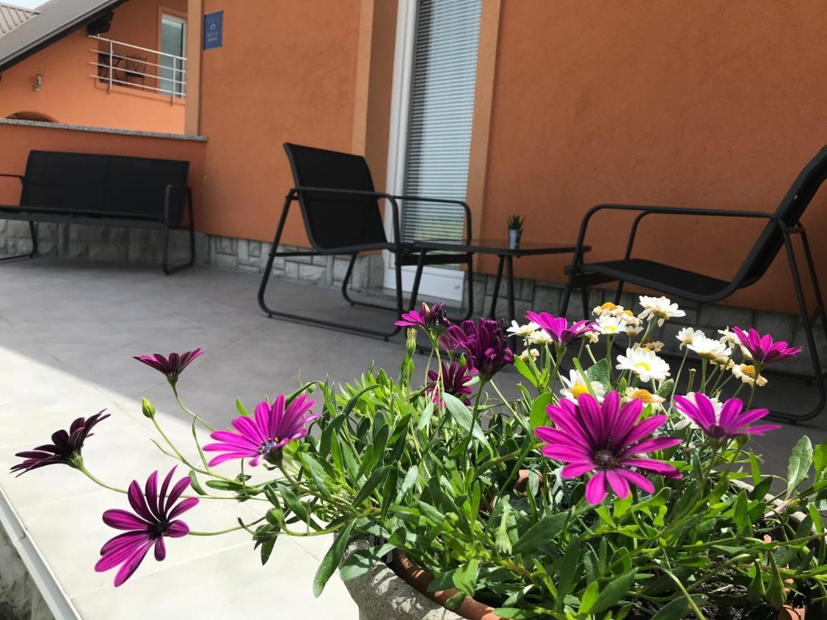 Holiday Home Bozica Licko Lesce Екстер'єр фото