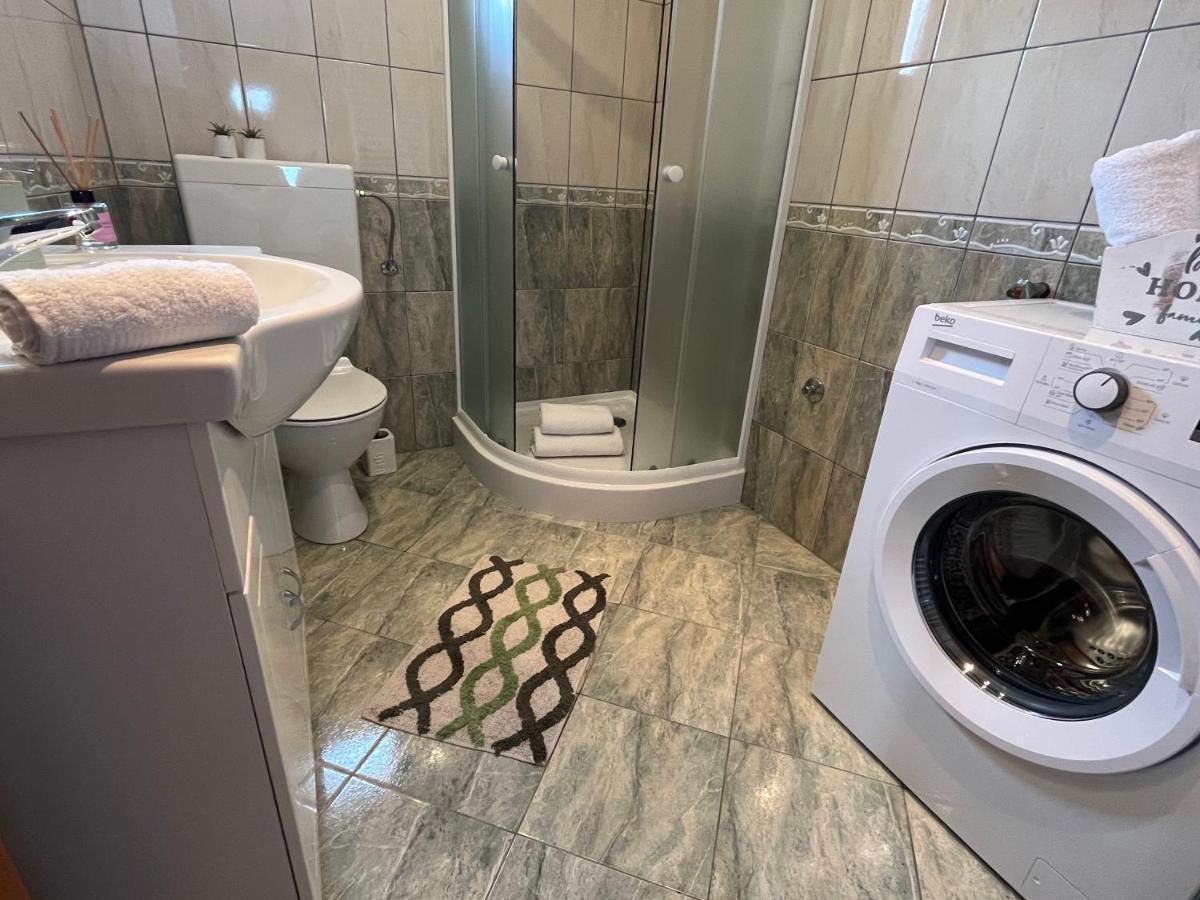 Holiday Home Bozica Licko Lesce Екстер'єр фото
